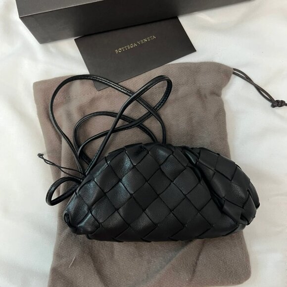 Bottega Veneta Handbags - Bottega Veneta Black Intrecciato Crossbody Pouch